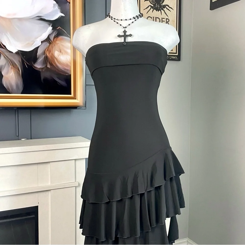 Black Strapless Ruffled Evening Gown - Picture 2 of 5